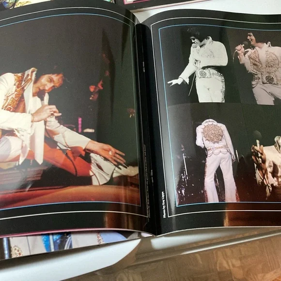 8 VINTAGE ELVIS PRESLEY INTERNATIONAL Forum Elvis Presley Magazine Collection - Picture 3 of 3